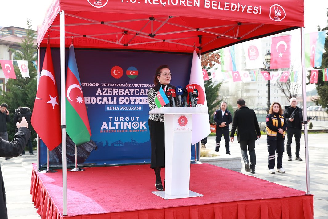 Azerbaycan Büyükelçiliğinin ve Keçiören Belediyesinin Ortak Organizasyonuyla Kalaba Türk Dünyası Meydanı’nda Düzenlenen Anım Programında Hocalı Soykırımı Kurbanları Anıldı