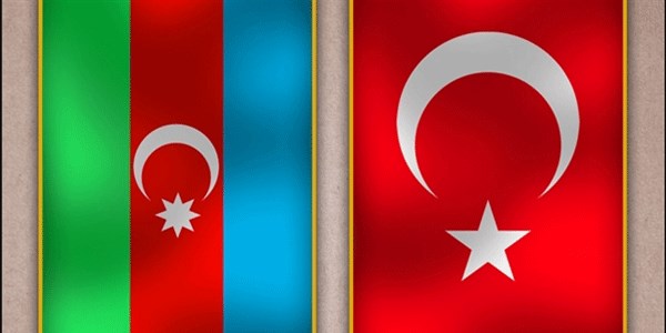 Azerbaycan Dışişleri Bakanlığı, İdlib'de düzenlenen saldırı sonucu şehit olan Türk askerleri için bir mesaj yayınladı. Yayınlanan mesajda, 'Başın sağ olsun, kardeş Türkiye.' ifadeleri kullanıldı.  Kaynak Yeniçağ: Azerbaycan'dan Türkiye'ye mesaj 
