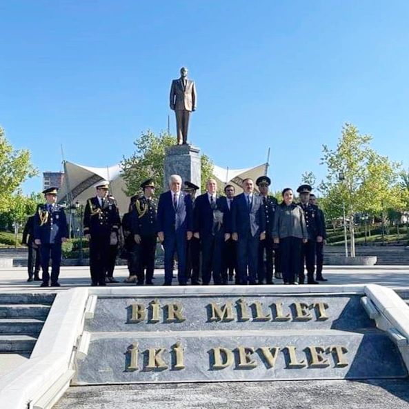 Ulu Önder Haydar Aliyev, doğumunun 99. yılında Ankara Haydar Aliyev Parkında çelenk bırakma töreni ile anıldı.
